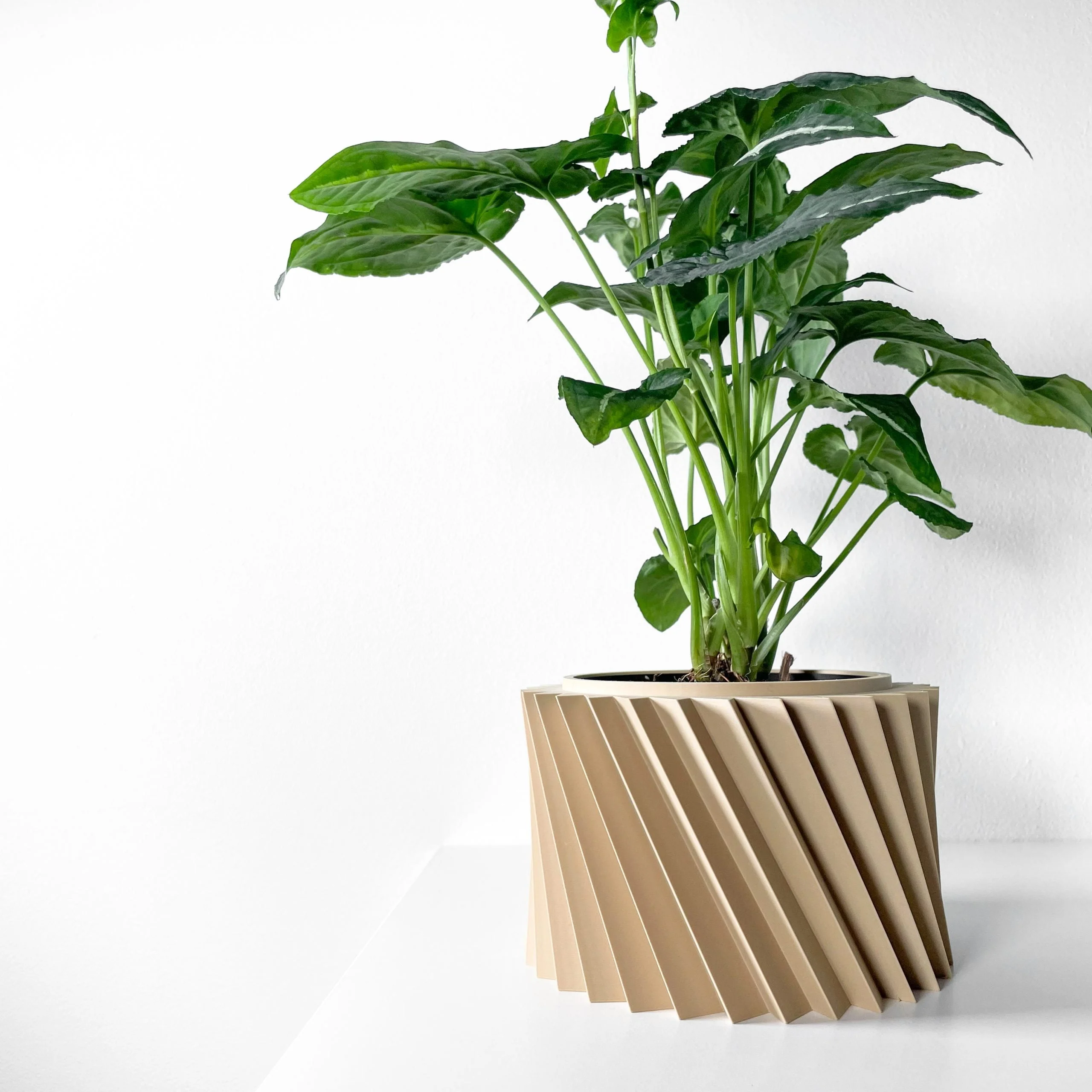 Wiron Planter Pot